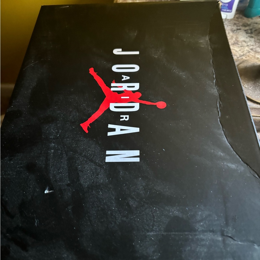 Jordan 6 - Picture 5 of 6